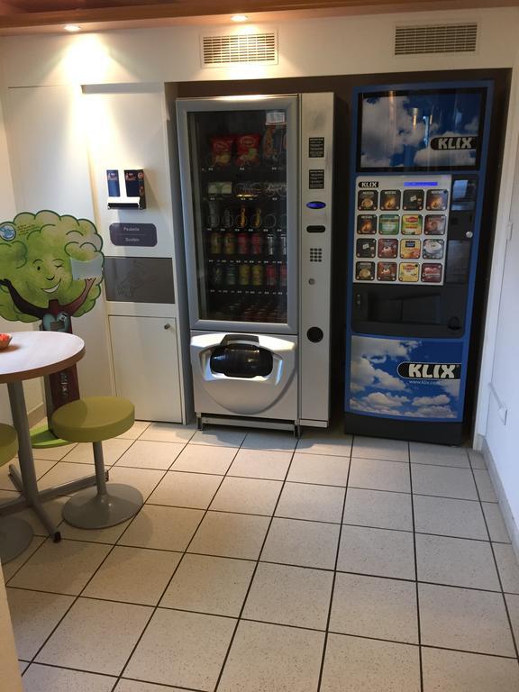 Ibis Budget Niort - La Creche Bagian luar foto