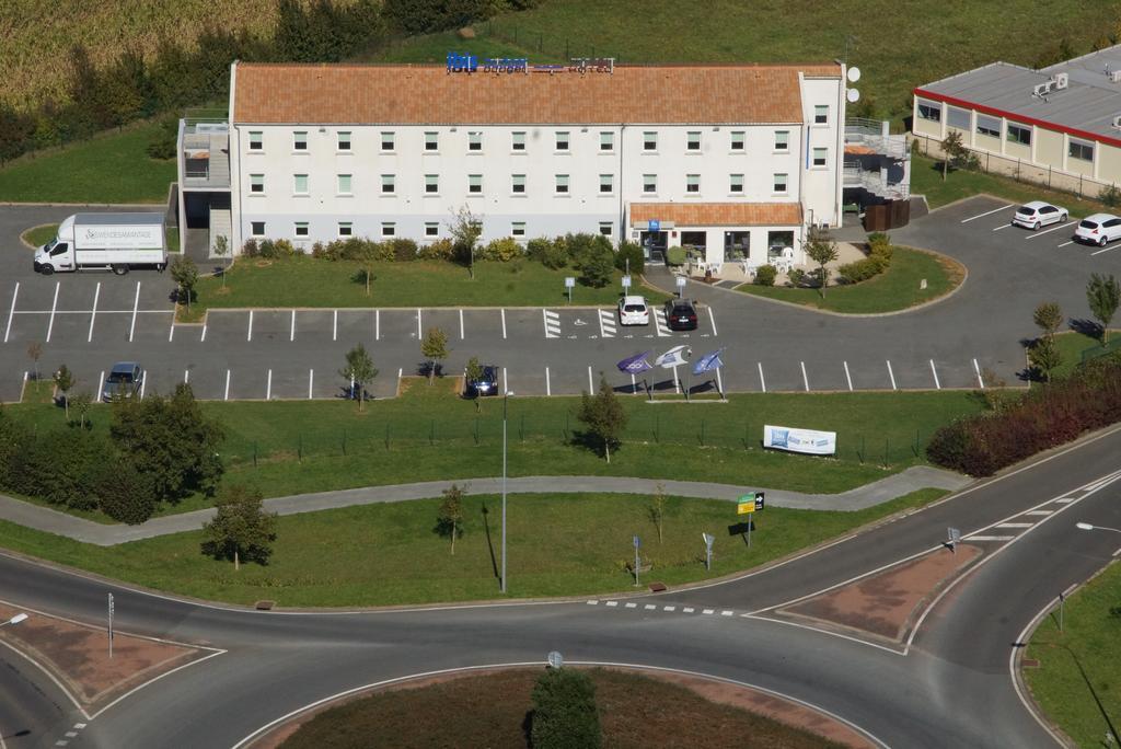 Ibis Budget Niort - La Creche Bagian luar foto
