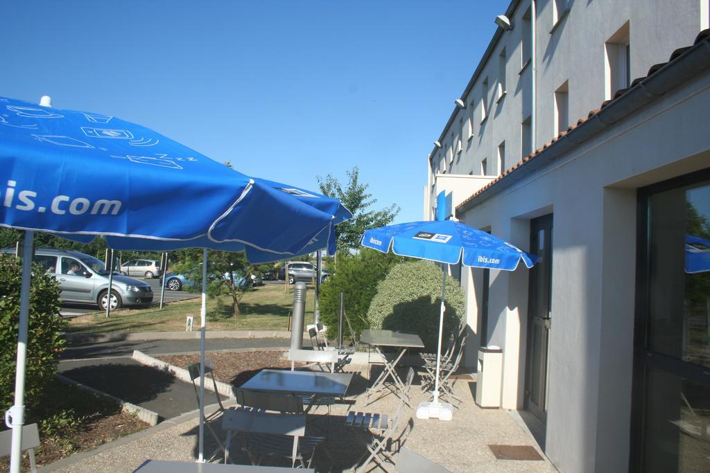 Ibis Budget Niort - La Creche Bagian luar foto