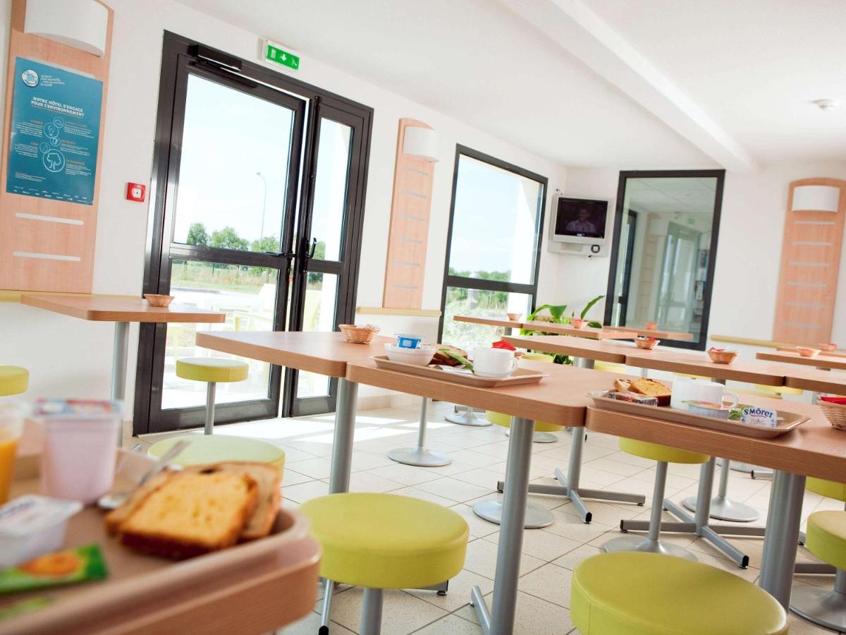 Ibis Budget Niort - La Creche Bagian luar foto